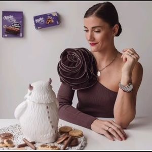 Zara asymmetric flower shoulder top small Nwt